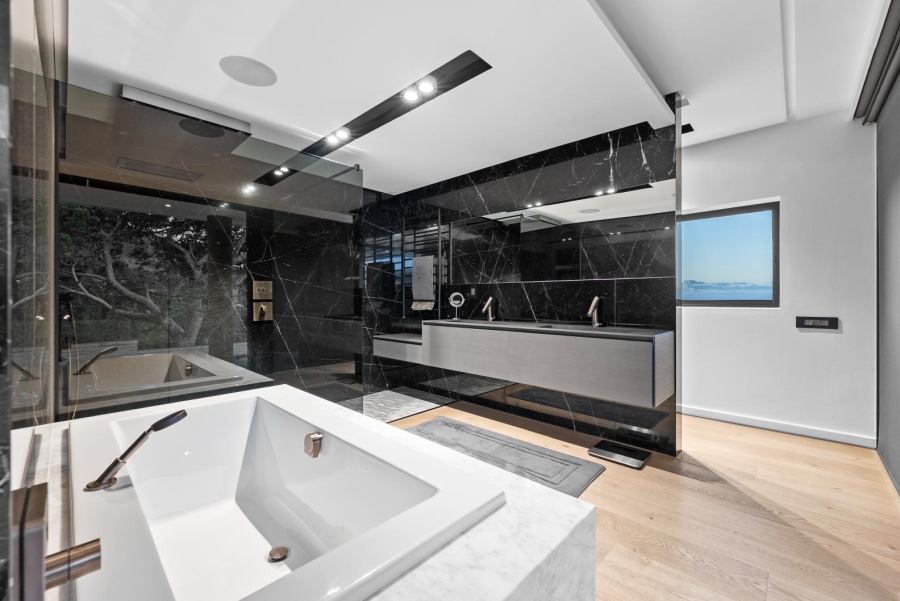 4 Bedroom Property for Sale in Camps Bay Western Cape